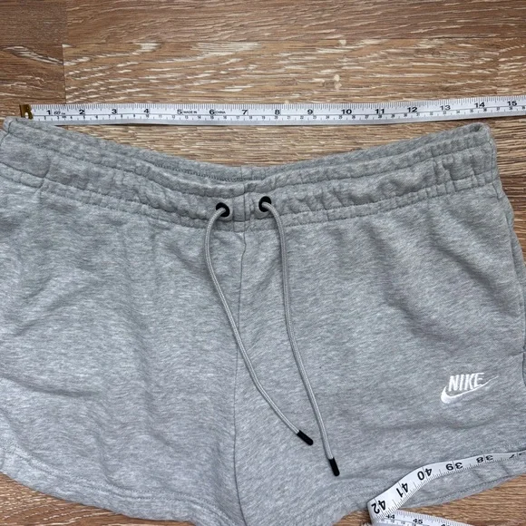 Nike Shorts - Picture 2 of 9